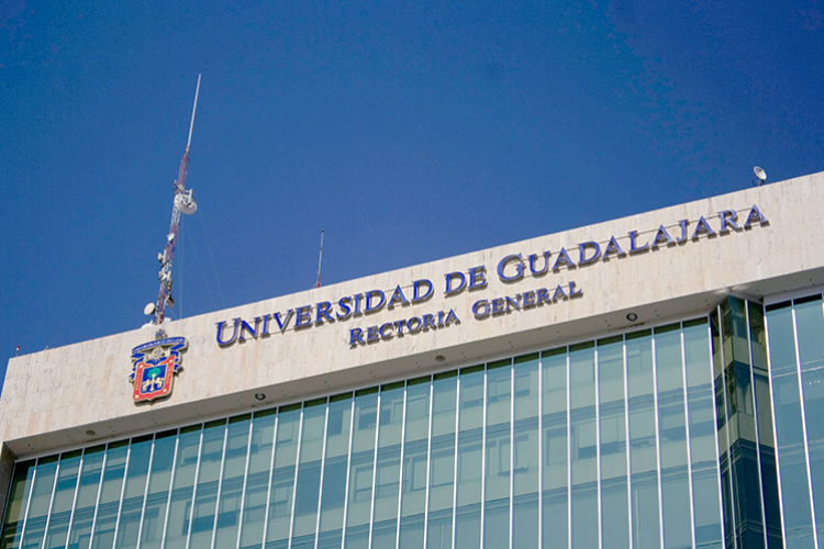 Guía de carreras UDG: puntajes mínimos 2023-A